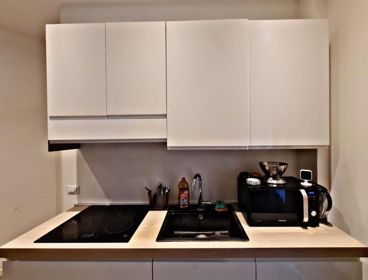 Modern Apartment Cozy Style โรม ภายนอก รูปภาพ