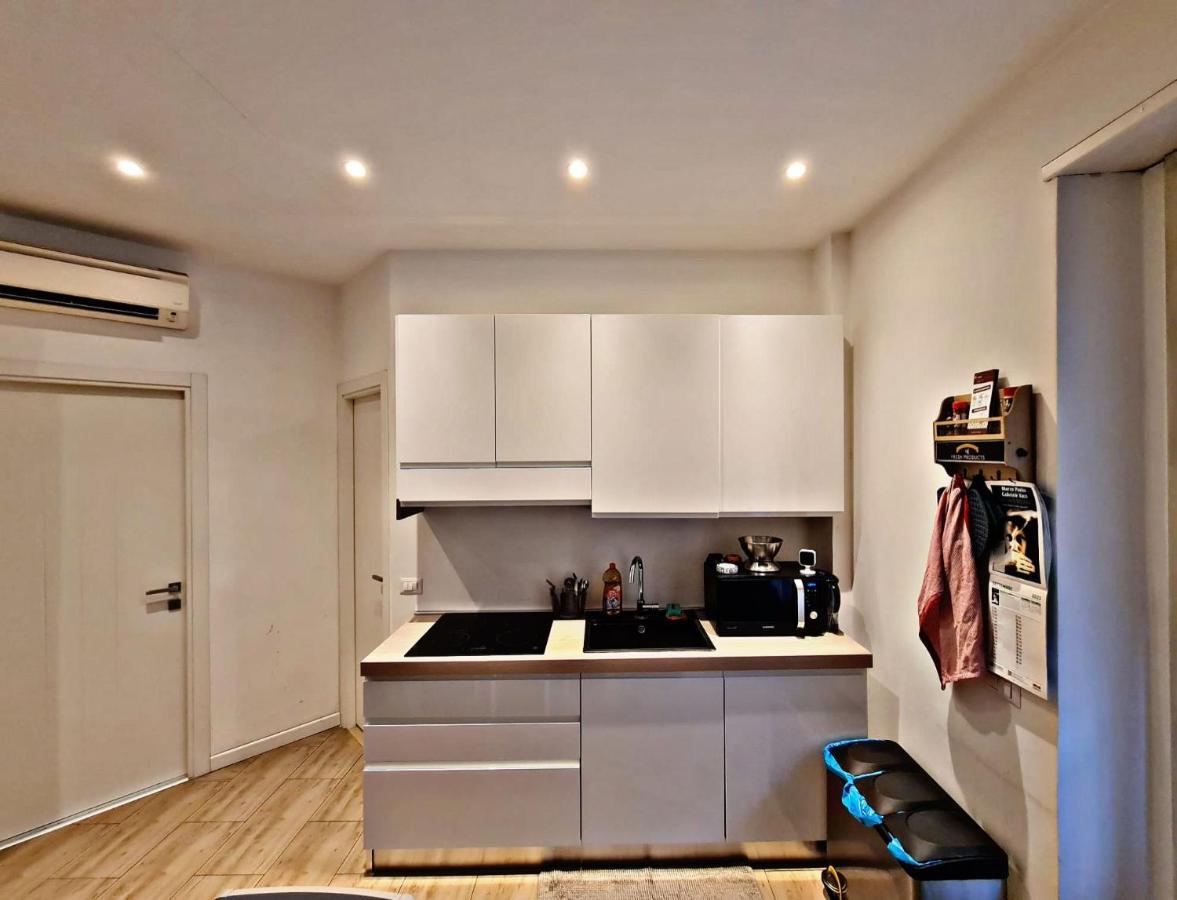 Modern Apartment Cozy Style โรม ภายนอก รูปภาพ