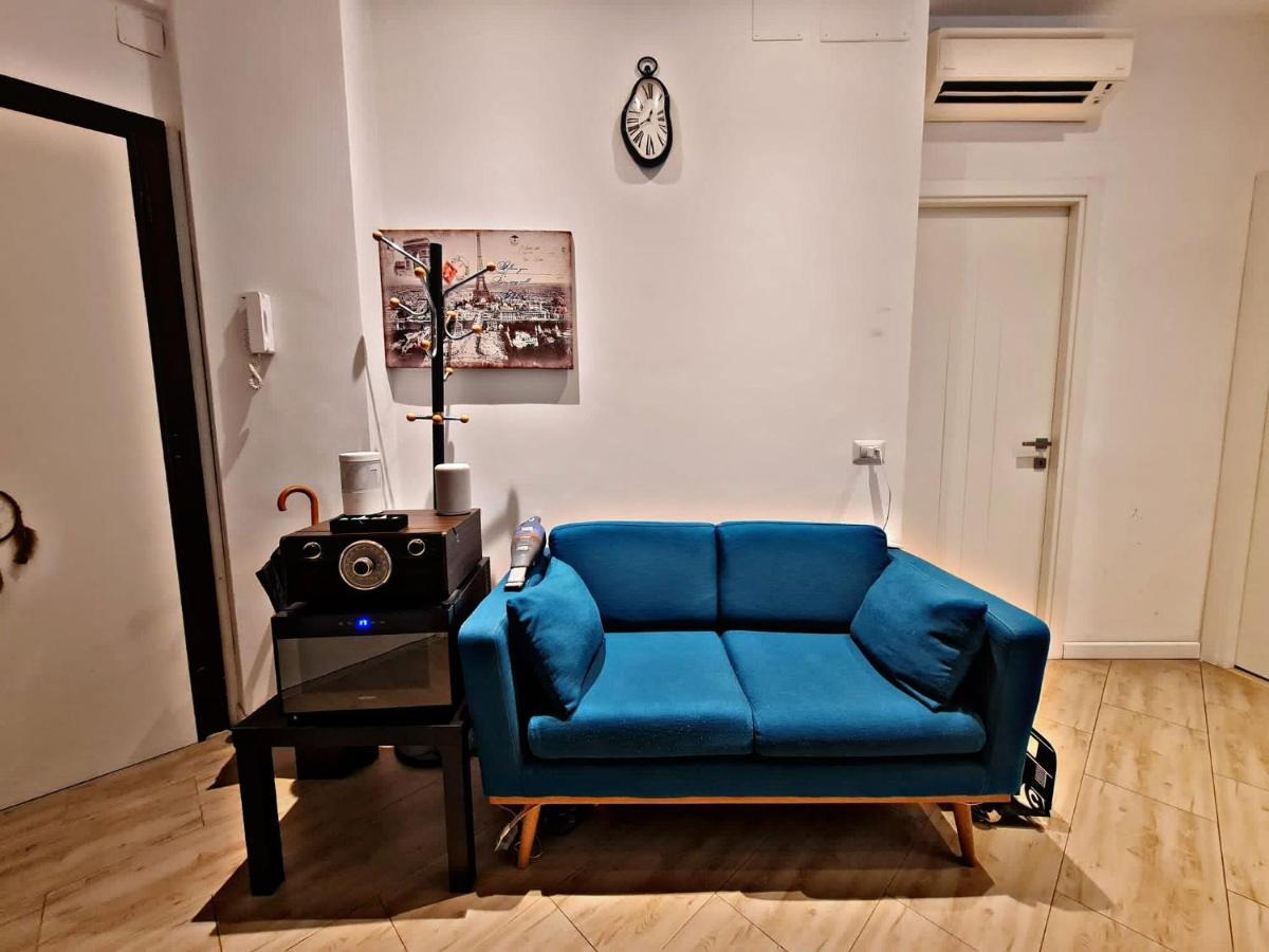 Modern Apartment Cozy Style โรม ภายนอก รูปภาพ