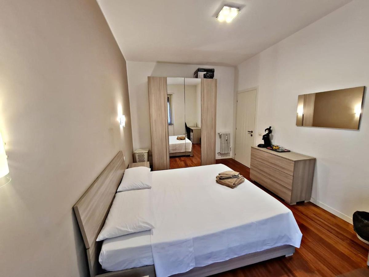 Modern Apartment Cozy Style โรม ภายนอก รูปภาพ